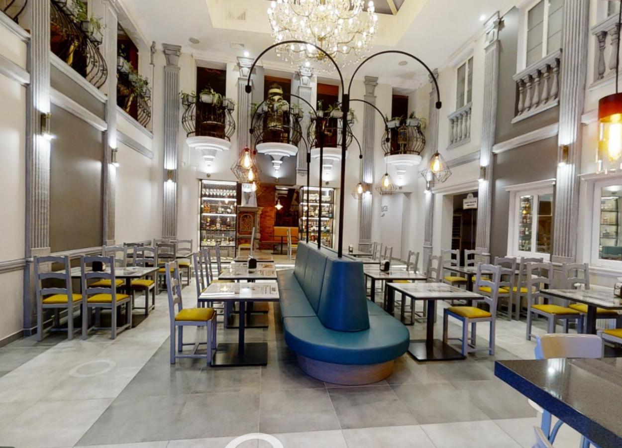 Pietrak Hotel Gniezno Exteriör bild