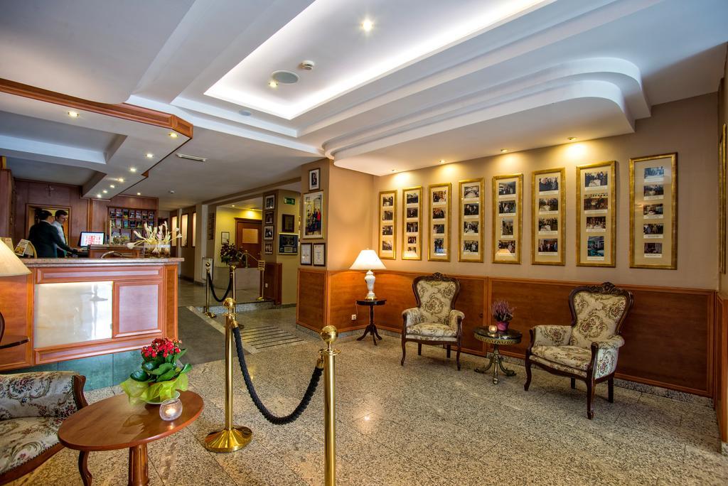 Pietrak Hotel Gniezno Exteriör bild