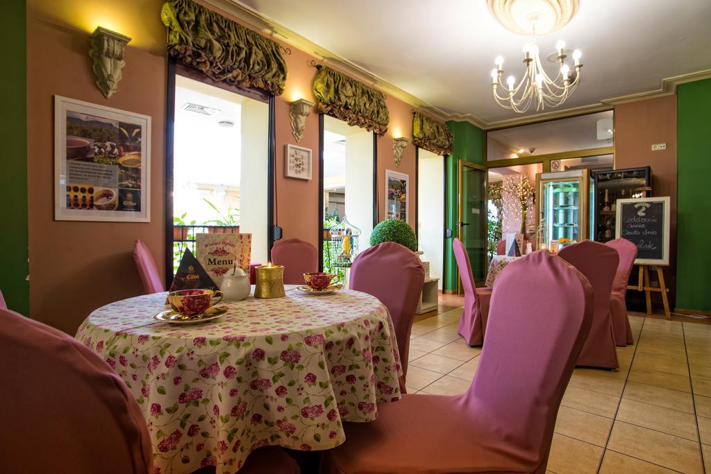 Pietrak Hotel Gniezno Exteriör bild